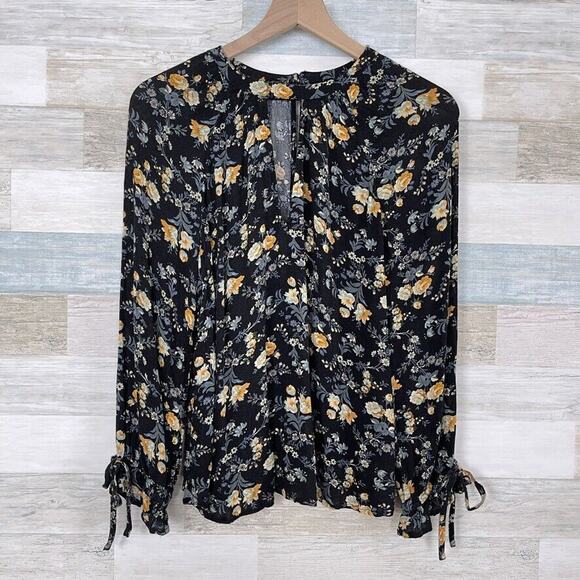 American Eagle Cut Out Button Up Back Peasant Top Black Floral Womens Medium - Picture 1 of 8